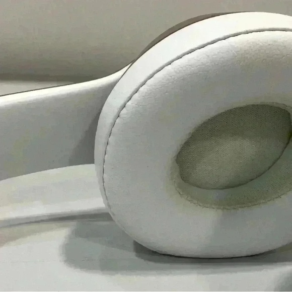 Beats by Dr. Dre Solo3 Wireless‎ Headphones Rosie pink - Picture 6 of 9